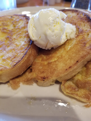 American Restaurant «Cracker Barrel Old Country Store», reviews and photos, 901 Veterans Memorial Pkwy, St Charles, MO 63303, USA