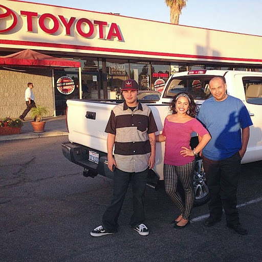 Toyota Dealer «Toyota Of Whittier», reviews and photos, 14577 Whittier Blvd, Whittier, CA 90605, USA