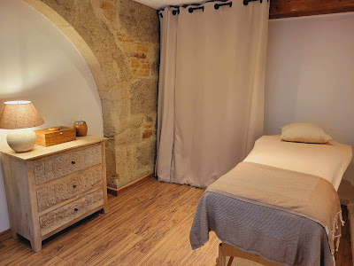 Oriane Marie - Naturopathe - Massage du Ventre Chi Neï Tsang • Soins énergétiques | Lyon HOTEL DE VILLE à Lyon