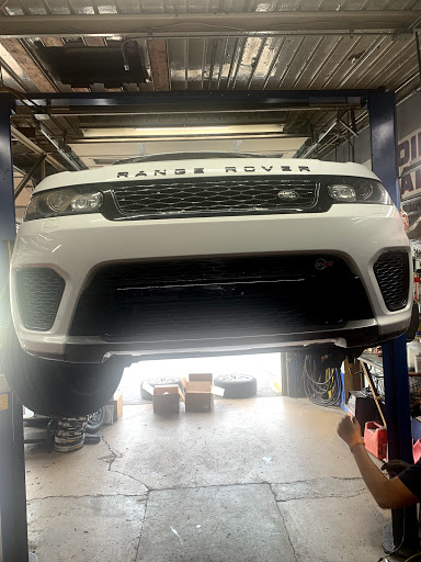 Auto Repair Shop «Golf Crawford Auto Service», reviews and photos, 9555 Crawford Ave, Evanston, IL 60203, USA