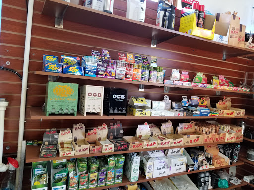 Tobacco Shop «La Tia Smoke Shop», reviews and photos, 154 Maverick St, East Boston, MA 02128, USA