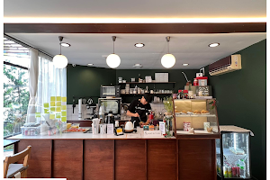 Mistletoe flour & thyme cafe image