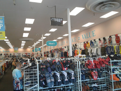 Clothing Store «Citi Trends», reviews and photos, 1279 S Missouri Ave, Clearwater, FL 33756, USA