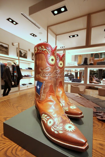 Lucchese Bootmaker