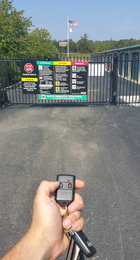 Truck Rental Agency «U-Haul Moving & Storage of Riverhead Ny», reviews and photos, 2080 River Rd, Calverton, NY 11933, USA