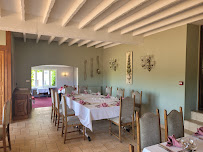 Atmosphère du Restaurant français Restaurant l'Orée de la Forêt à Ver-sur-Launette - n°2