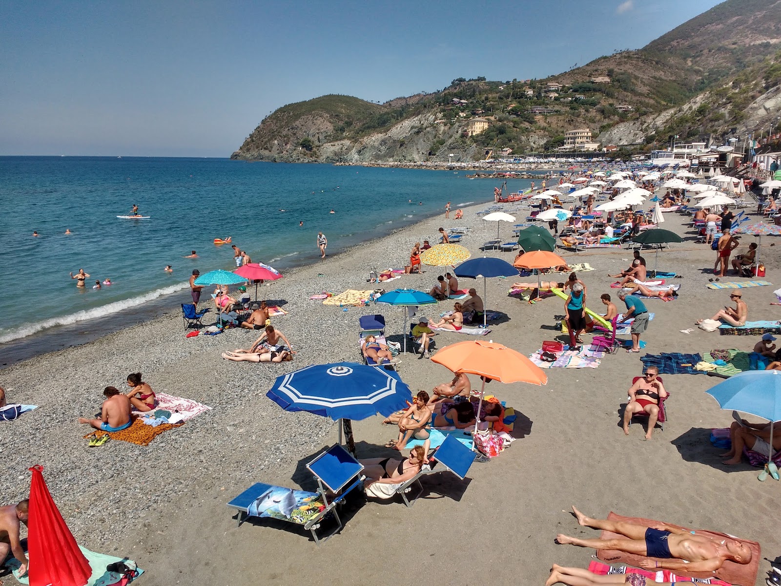 Photo of Levanto Beach with brown fine pebble surface