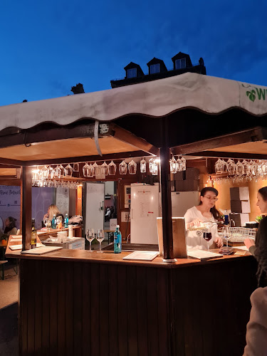 Weinstand – Am Biebricher Rheinufer in Wiesbaden