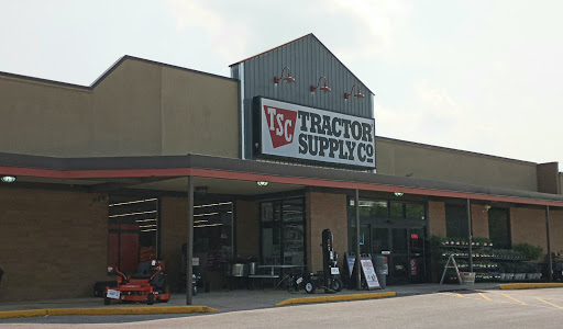 Home Improvement Store «Tractor Supply Co.», reviews and photos, 601 S Main St #112, Salem, IN 47167, USA