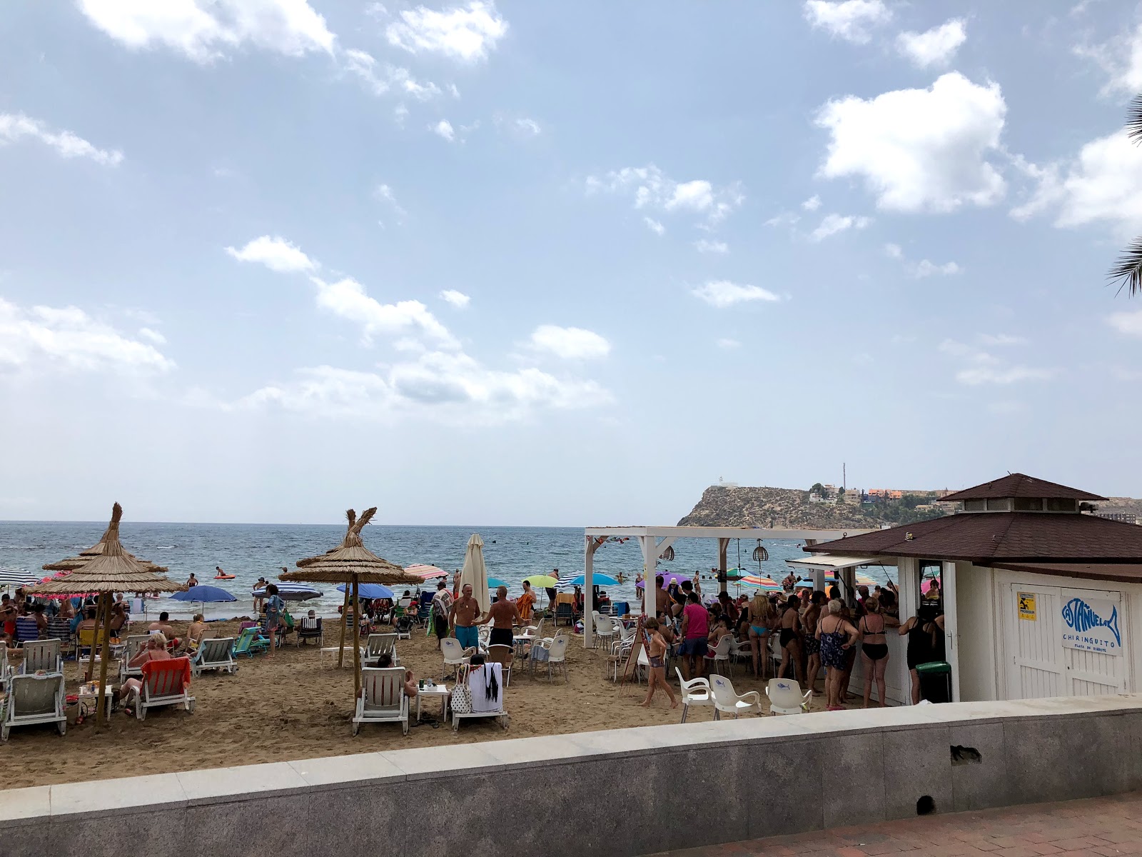 Fotografie cu Playa Del Rihuete - locul popular printre cunoscătorii de relaxare