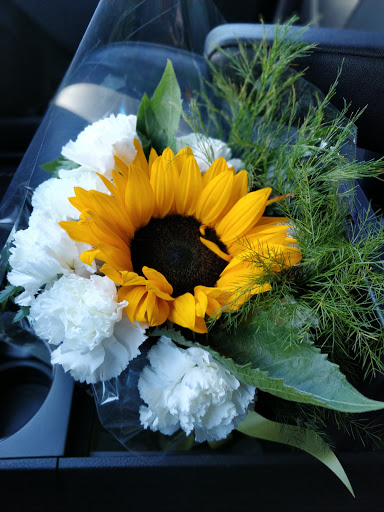 Florist «Blue Girl Flowers», reviews and photos, 423 S E St, San Bernardino, CA 92401, USA