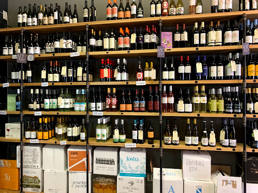 Liquor Store «Little Mo Wine & Spirits», reviews and photos, 1125 Nostrand Ave, Brooklyn, NY 11225, USA