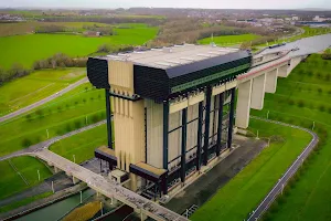 Strépy-Thieu Boat Lift image