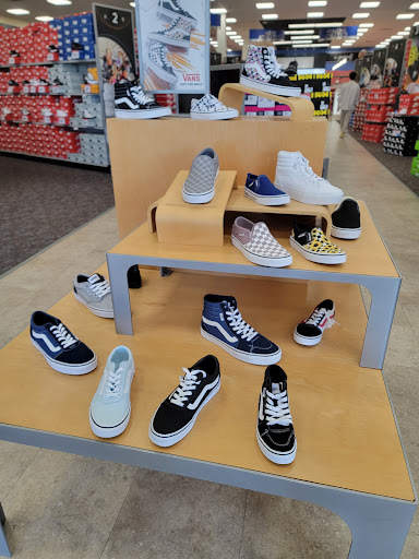 Shoe Store «Shoe Carnival», reviews and photos, 511 S Plano Rd, Richardson, TX 75081, USA