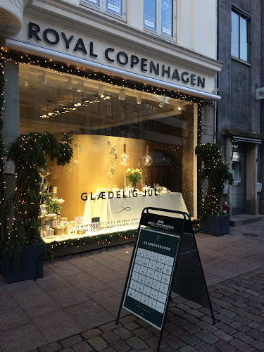 fyrretræ Forskellige hovedsagelig 46 anmeldelser af Royal Copenhagen Concept Store (Butik) i Aarhus  (Midtjylland)