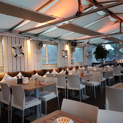 Canoo, Loungebar Restaurant - Robert-Lehr-Ufer 19, 40474 Düsseldorf, Germany