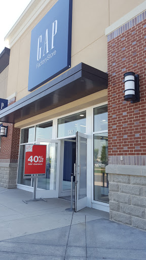 Clothing Store «Gap Outlet», reviews and photos, 562 Pinnacle Pkwy, Bristol, TN 37620, USA