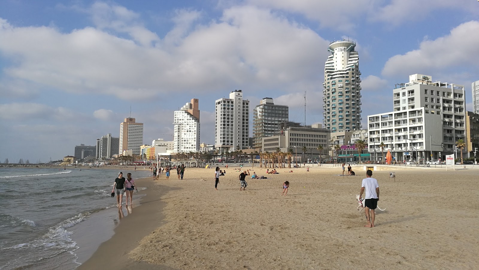 Fotografie cu Tel Aviv beach și așezarea