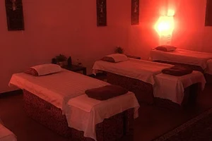 Massage Lily image