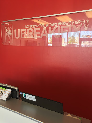 Electronics Repair Shop «uBreakiFix», reviews and photos, 1240 S Canal St, Chicago, IL 60607, USA