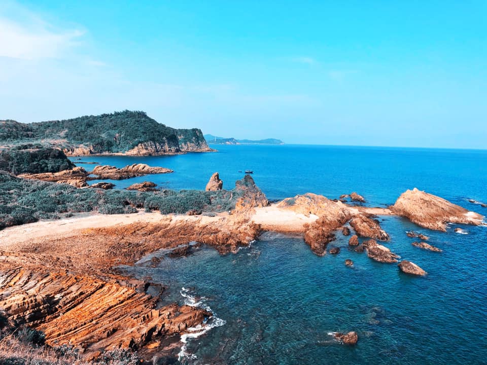 Bridge rocks beach'in fotoğrafı geniş bir kıyı şeridi ile birlikte