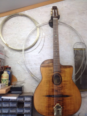 Guitare Muzic à Courbesseaux