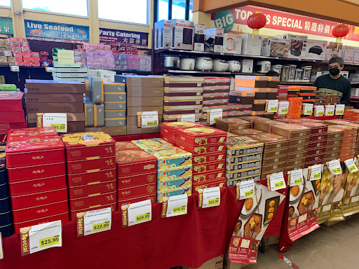 Shopping Mall «Cupertino Village», reviews and photos, 10869 N Wolfe Rd, Cupertino, CA 95014, USA