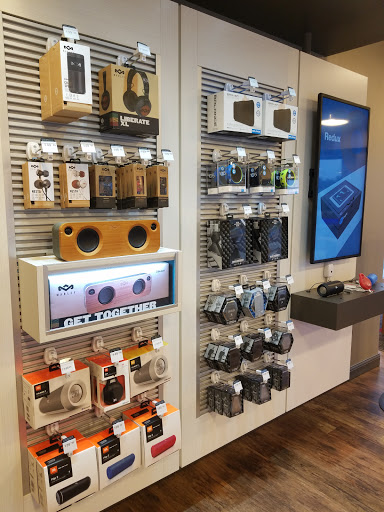 Cell Phone Store «Verizon Authorized Retailer, TCC», reviews and photos, 10302 Prosperity Cir #105, Camby, IN 46113, USA