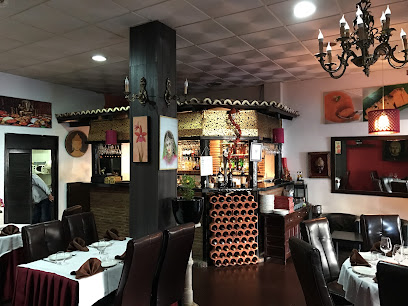 Bombay Grill - C. Salvador Allende, 42, 29620 Torremolinos, Málaga, Spain