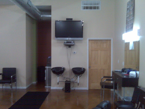 Barber Shop «Clippers Inc Barber Shop», reviews and photos, 78 E Pershing Rd, Chicago, IL 60653, USA