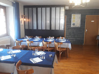 Atmosphère du Restaurant français Café Restaurant du Val à Le Val - n°2