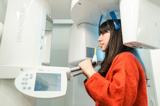 Clínica SAFEDENTAL - Dentista en Torredembarra - Urgencias 24 Horas en Torredembarra, Tarragona