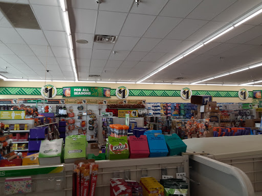 Dollar Store «Dollar Tree», reviews and photos, 534 10th St e, Floresville, TX 78114, USA