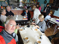 Atmosphère du Café L'Auberge de l'Arrêt-Bus à Gourdon-Murat - n°3