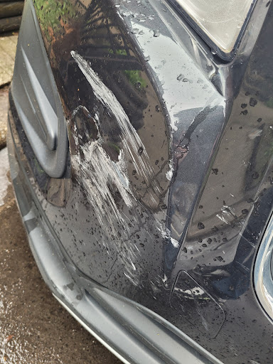 Auto Body Shop «Rogers Park Auto Body Shop», reviews and photos, 6828 N Clark St, Chicago, IL 60626, USA