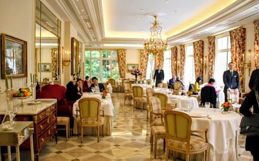 Restaurants open 24 december Paris
