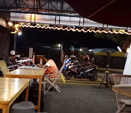 Pohon Kelapa Food Court photo