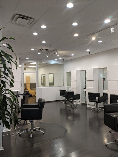 Hair Salon «Cleo Hair Salon», reviews and photos, Cleo Hair Salon, 676 Lindero Canyon Rd, Oak Park, CA 91377, USA