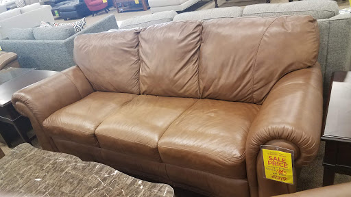 Furniture Store «Raymour & Flanigan Furniture and Mattress Store», reviews and photos, 538 Boston Post Rd, Orange, CT 06477, USA