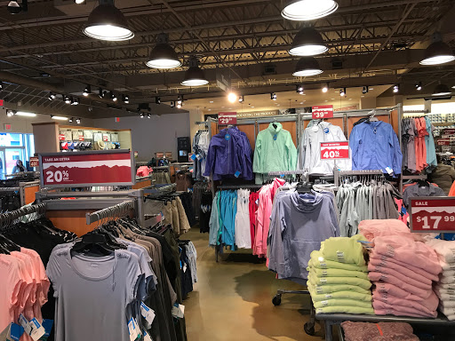 Shopping Mall «Jersey Shore Premium Outlets», reviews and photos, 1 Premium Outlet Blvd, Tinton Falls, NJ 07753, USA