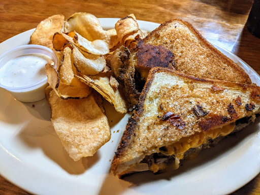 Bar & Grill «Richards Restaurant & Lounge», reviews and photos, 19 N McIntosh St, Elberton, GA 30635, USA