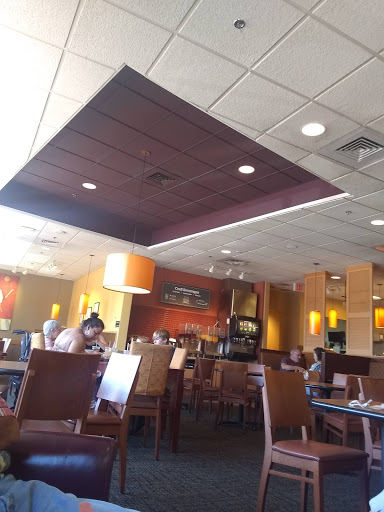 Outlet Mall «Tanger Outlet Hilton Head», reviews and photos, 1414 Fording Island Rd, Bluffton, SC 29910, USA