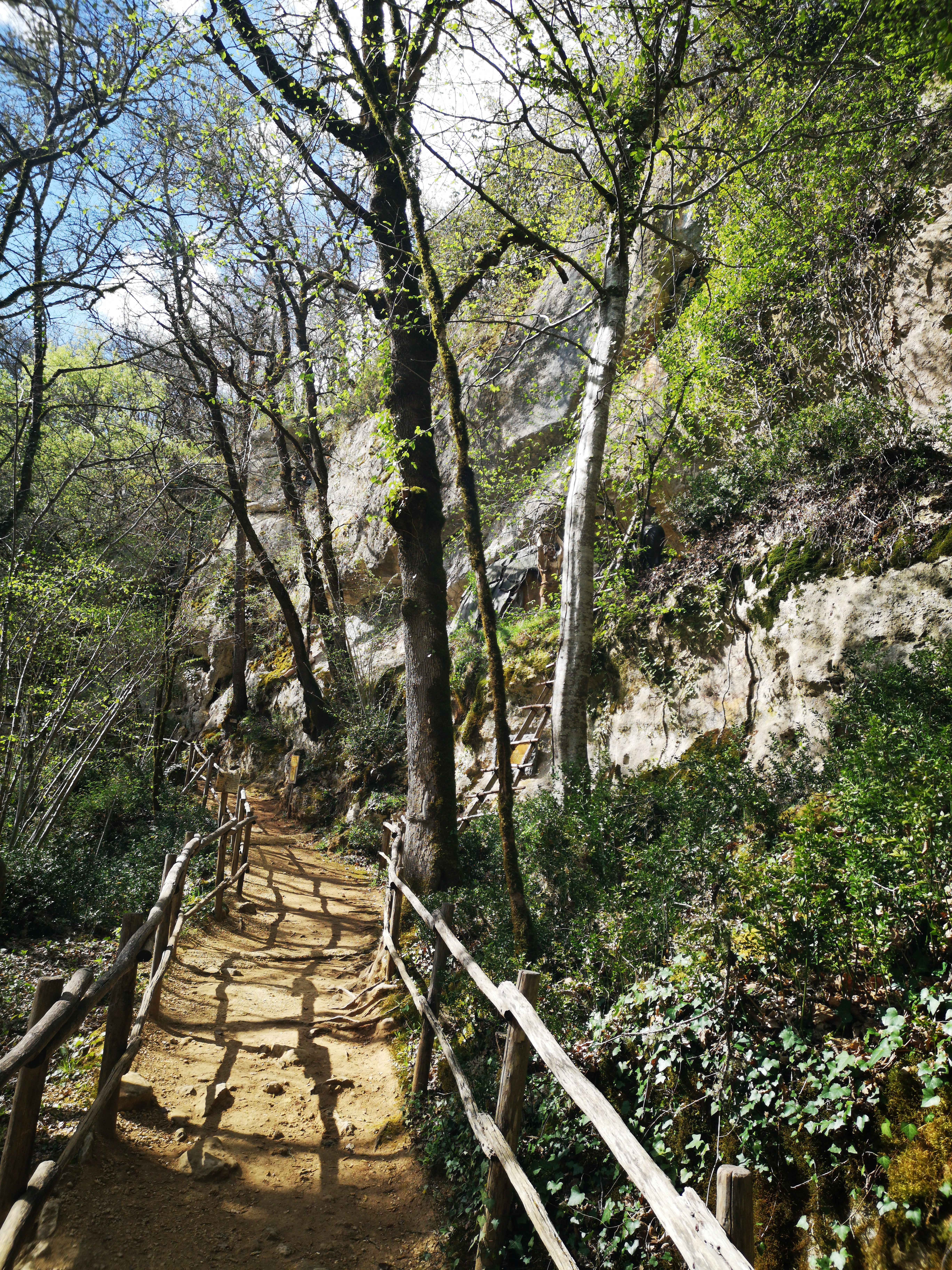 Photo n° 14 de l'avis de HAZMATIQUETTV. fait le 10/04/2019 à 19:47