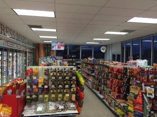 Convenience Store «Express Mart», reviews and photos, 998 S State St, Ukiah, CA 95482, USA