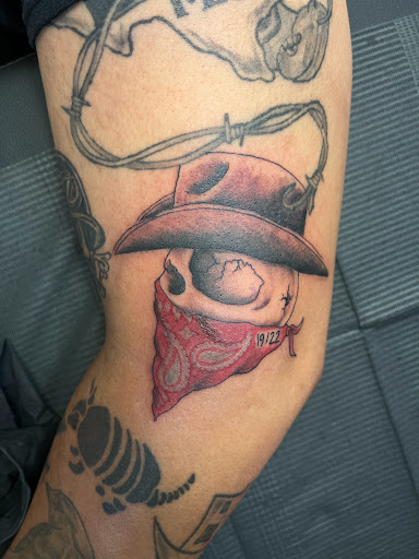 Explore above the knee tattoo ideas, creative tattoo ideas in Houston, available at 333 Tattoo Studio HTX