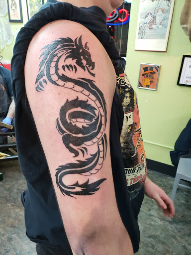 Tattoo Shop «Wingnut Tattoo & Piercing Studio», reviews and photos, 2022 N Ferry St #1201, Anoka, MN 55303, USA