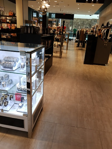 Shopping Mall «Westfield Garden State Plaza», reviews and photos, 1 Garden State Plaza, Paramus, NJ 07652, USA