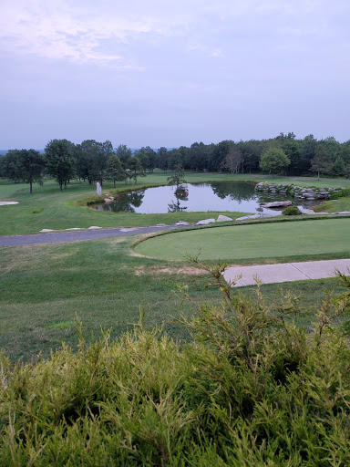 Golf Shop «Eagle Rock Golf Clubhouse & Pro Shop», reviews and photos, 191 Turnberry Ln, Hazle Township, PA 18202, USA