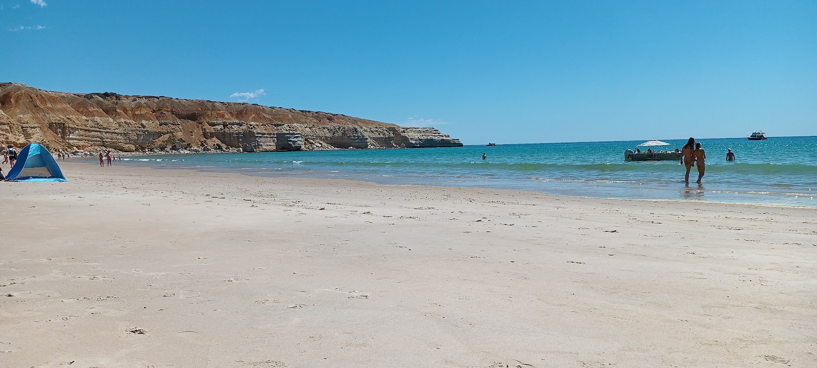 Maslin Beach的照片 带有碧绿色纯水表面