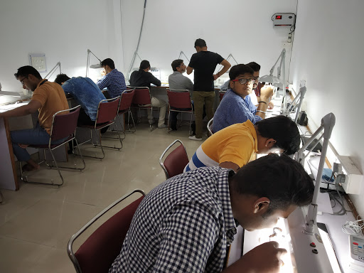 NIDG-(Diamond Grading Courses Delhi, Diamond Course Delhi And Gemology Course)98% Practical Training DELHI & SURAT